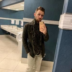 Meet your Posher, Tom